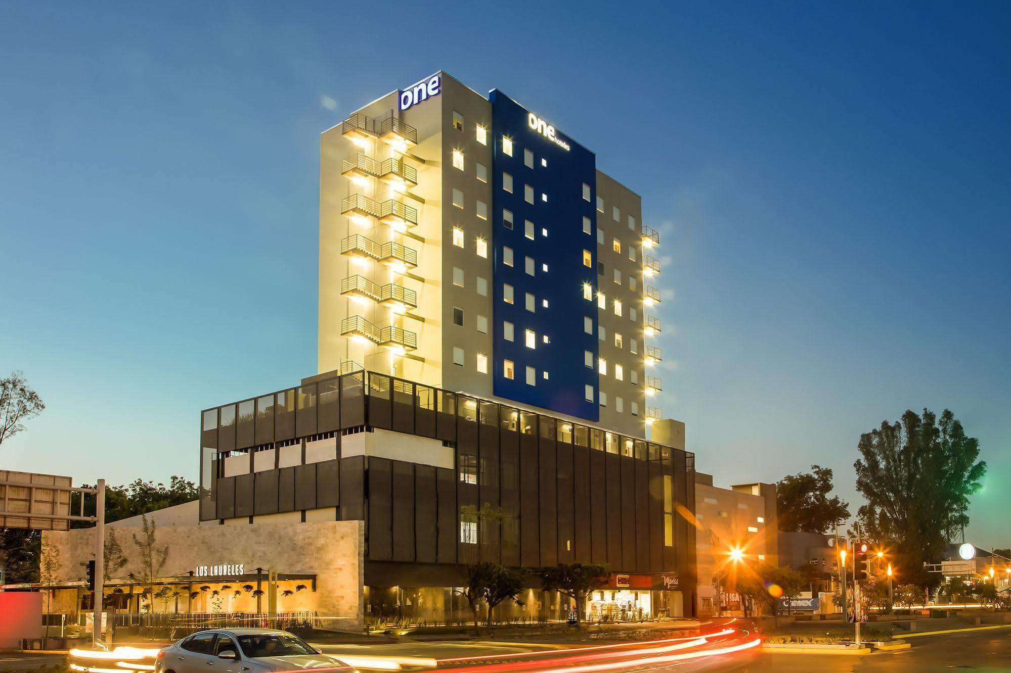 One Guadalajara Expo Hotel Екстериор снимка