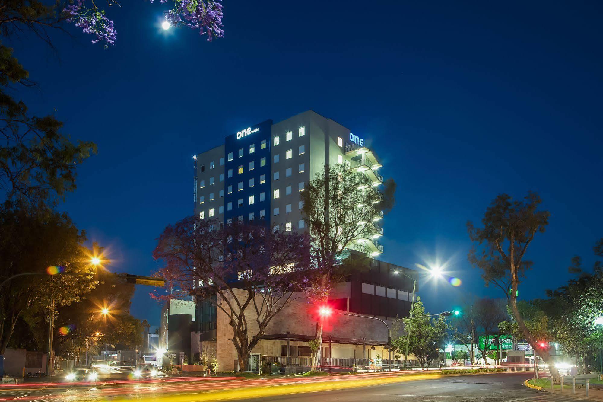One Guadalajara Expo Hotel Екстериор снимка