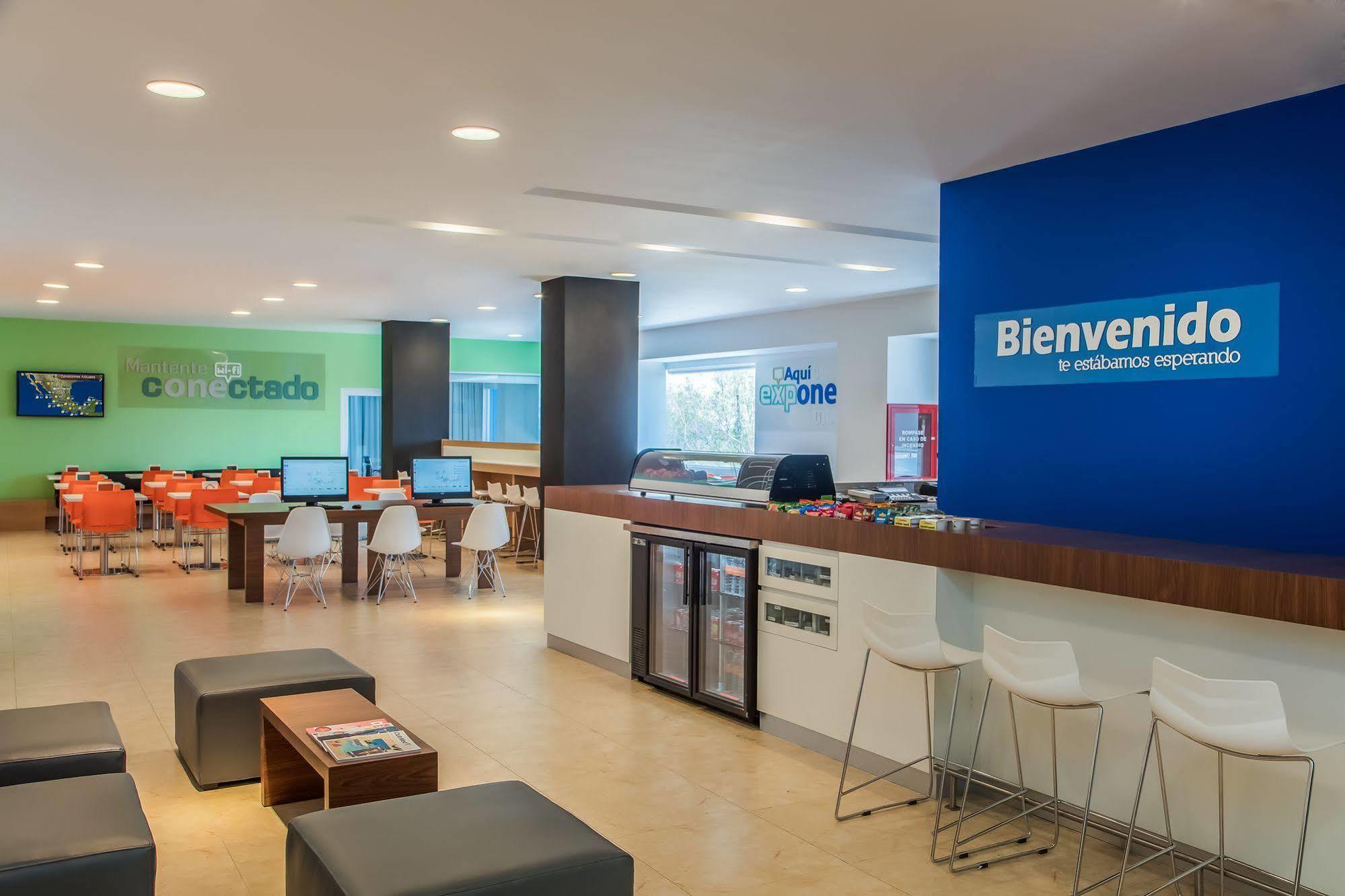 One Guadalajara Expo Hotel Екстериор снимка