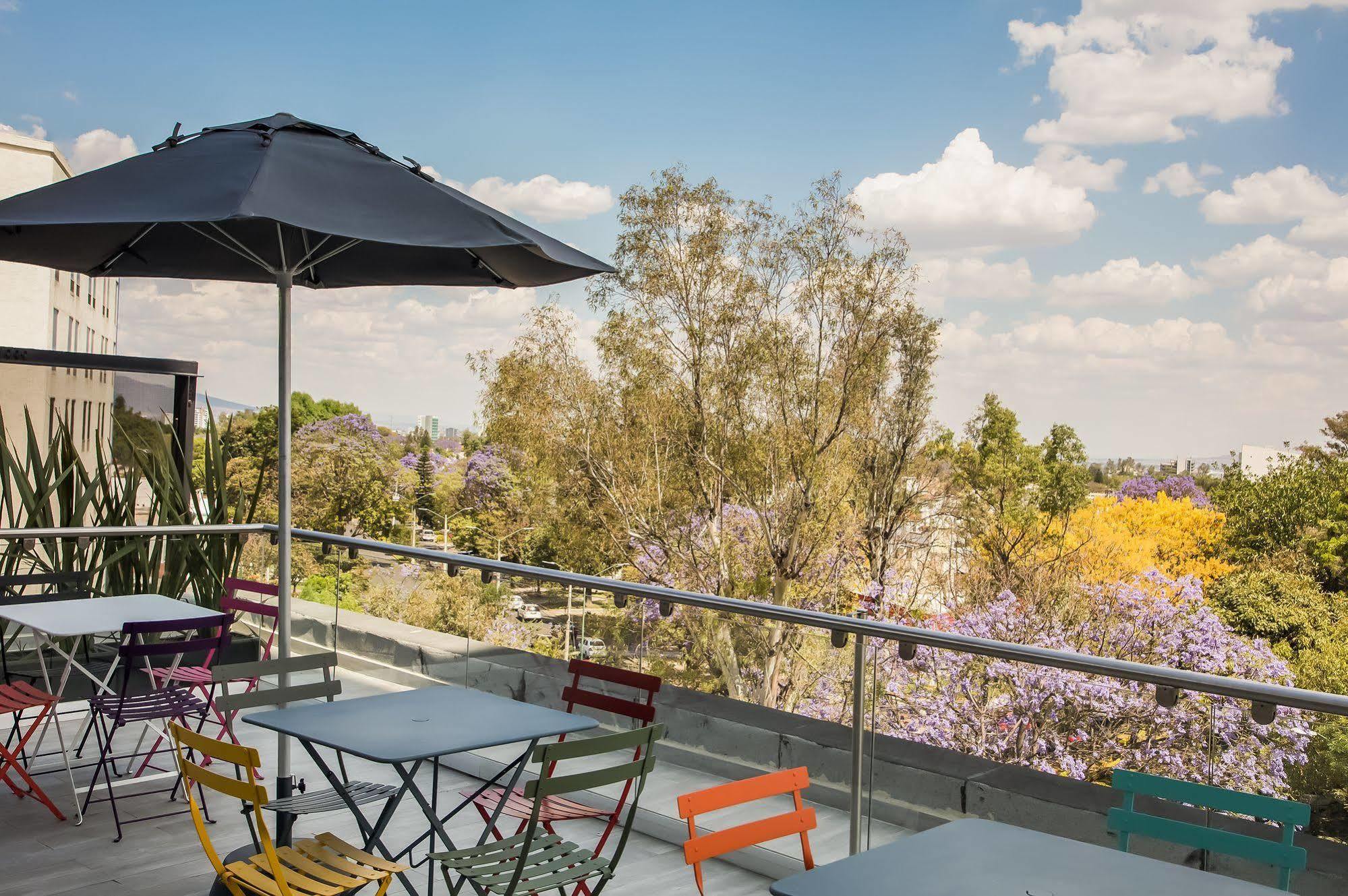 One Guadalajara Expo Hotel Екстериор снимка